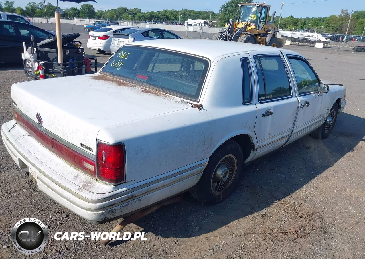 1991 Lincoln Town Car Executive VIN:1LNCM81W1MY737133 - 4