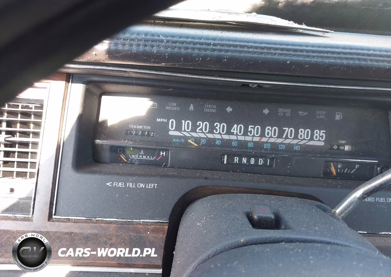 1991 Lincoln Town Car Executive VIN:1LNCM81W1MY737133 - 7