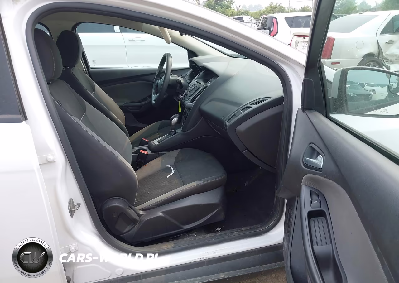 2014 Ford Focus Se VIN:1FADP3F22EL282564 - 5