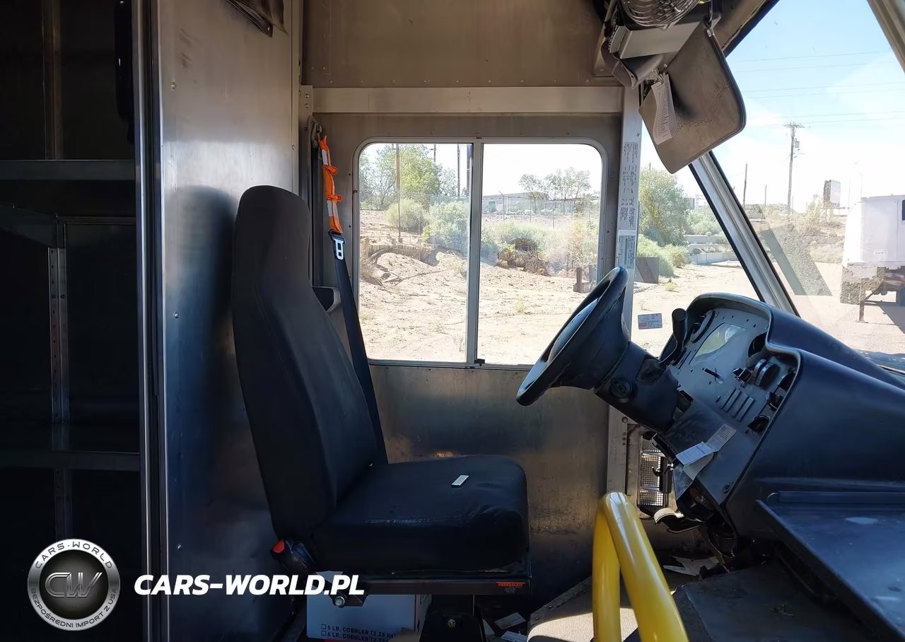 2016 Ford E-450 Stripped VIN:1FC3E4KLXGDC06135 - 6