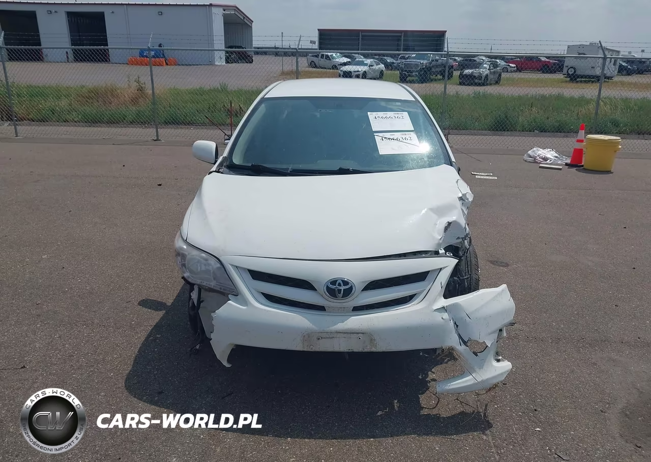 2011 Toyota Corolla Le VIN:JTDBU4EE3BJ099807 - 13