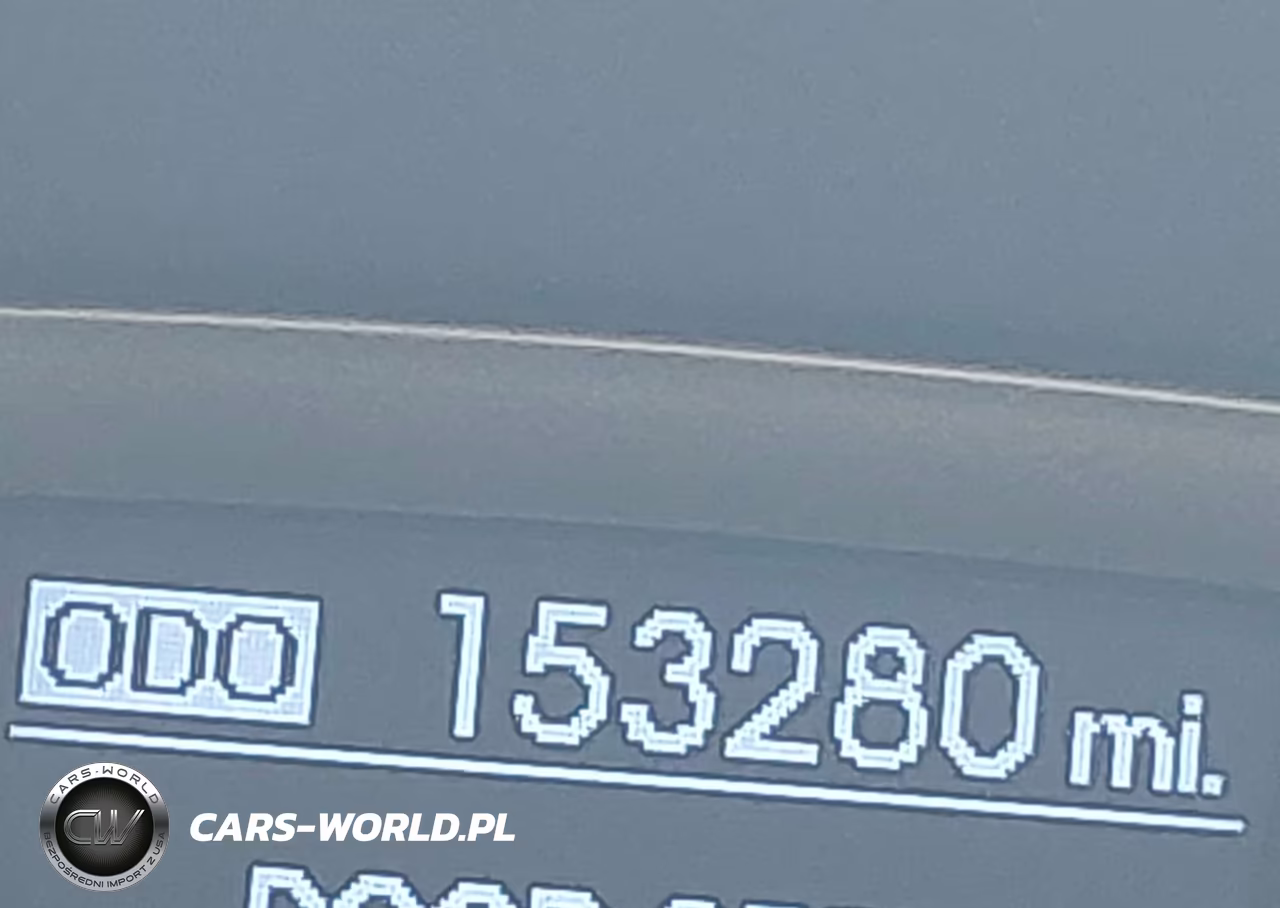 2016 Hyundai Genesis 3.8 Ultimate VIN:KMHHU6KJ4GU131737 - 16