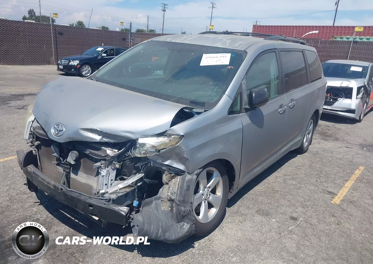 2012 Toyota Sienna Le V6 8 Passenger VIN:5TDKK3DC8CS214342 - 2
