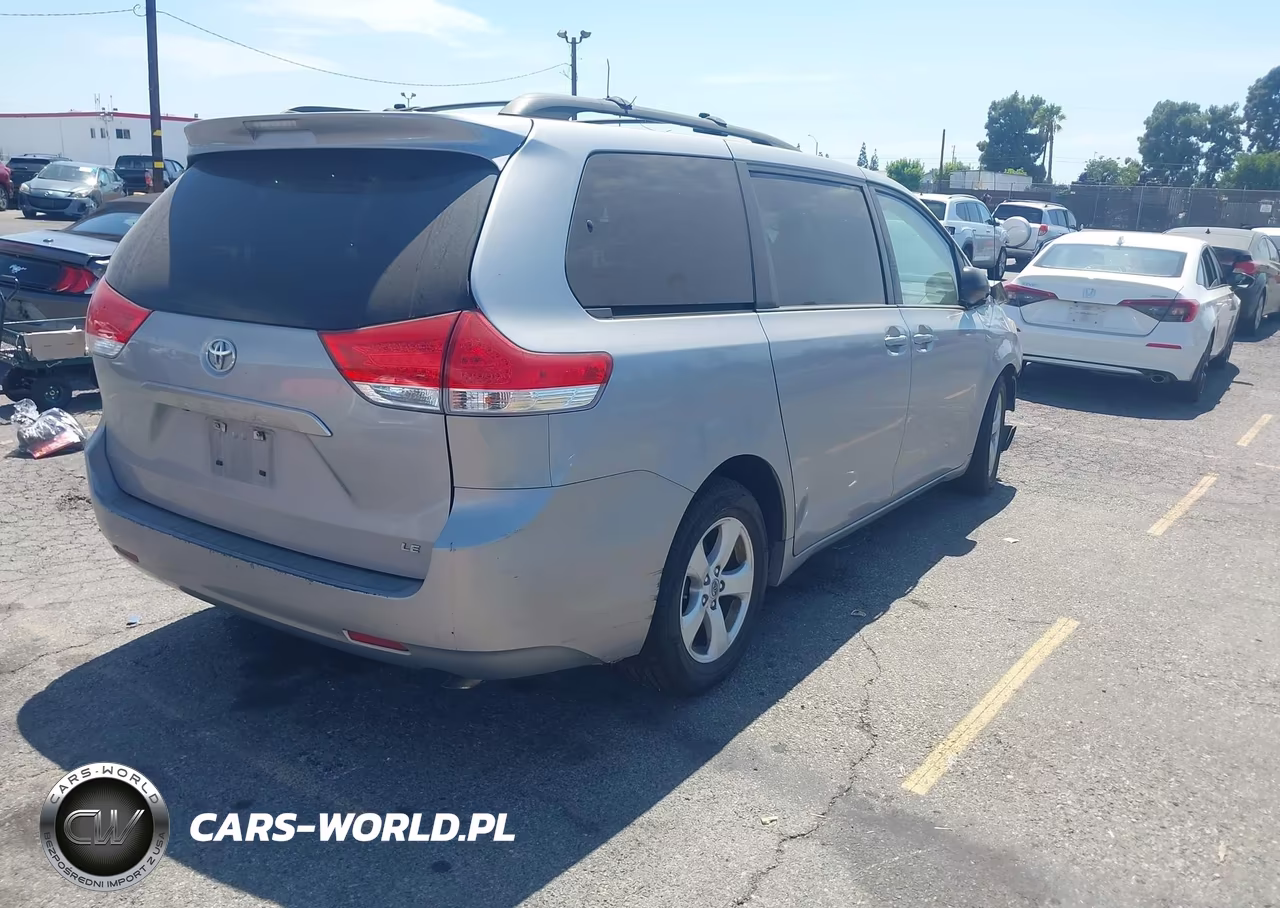 2012 Toyota Sienna Le V6 8 Passenger VIN:5TDKK3DC8CS214342 - 4