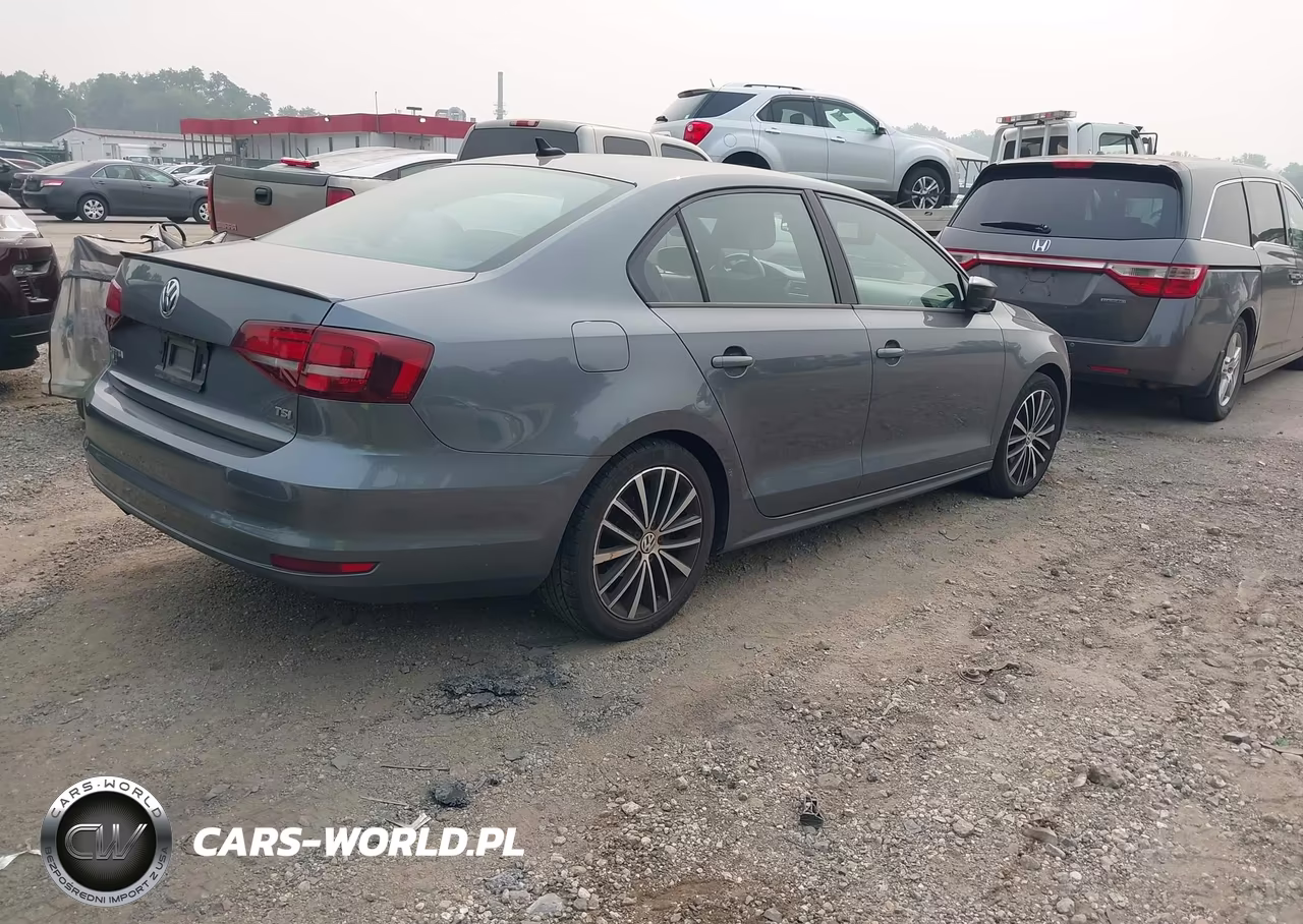 2016 Volkswagen Jetta 1.8T Sport VIN:3VWD17AJ6GM271681 - 4
