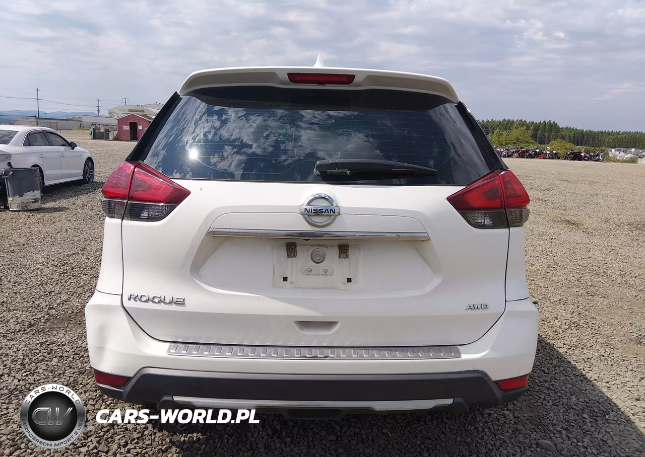 2018 Nissan Rogue S VIN:5N1AT2MV7JC726415 - 17