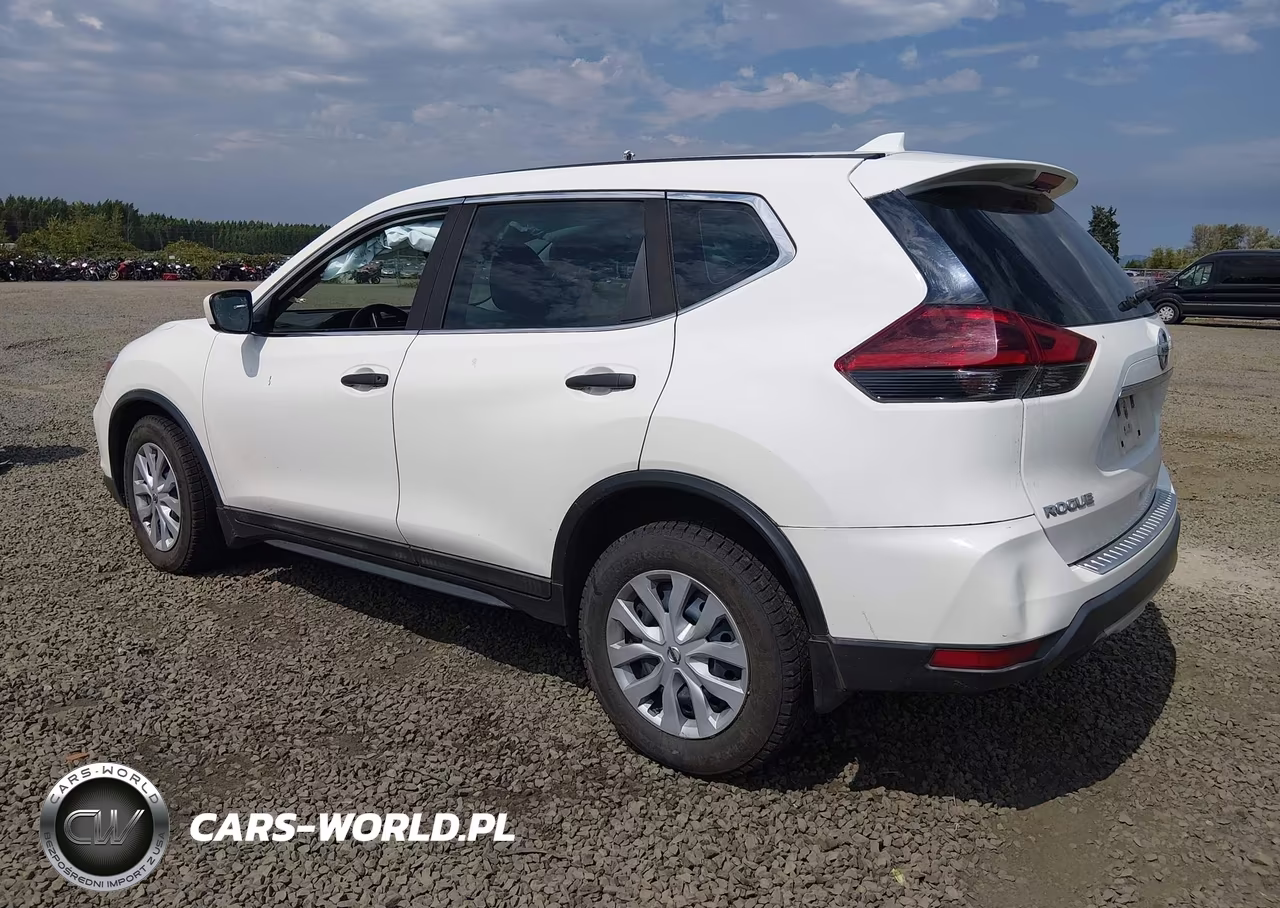 2018 Nissan Rogue S VIN:5N1AT2MV7JC726415 - 3