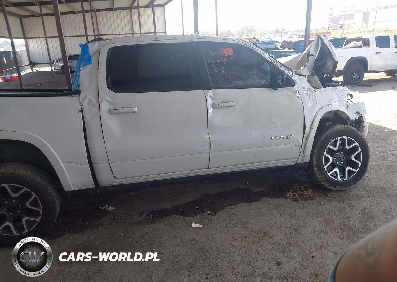 2025 Ram 1500 Laramie 4X4 5'7 Box VIN:1C6SRFJP6SN676513 - 12