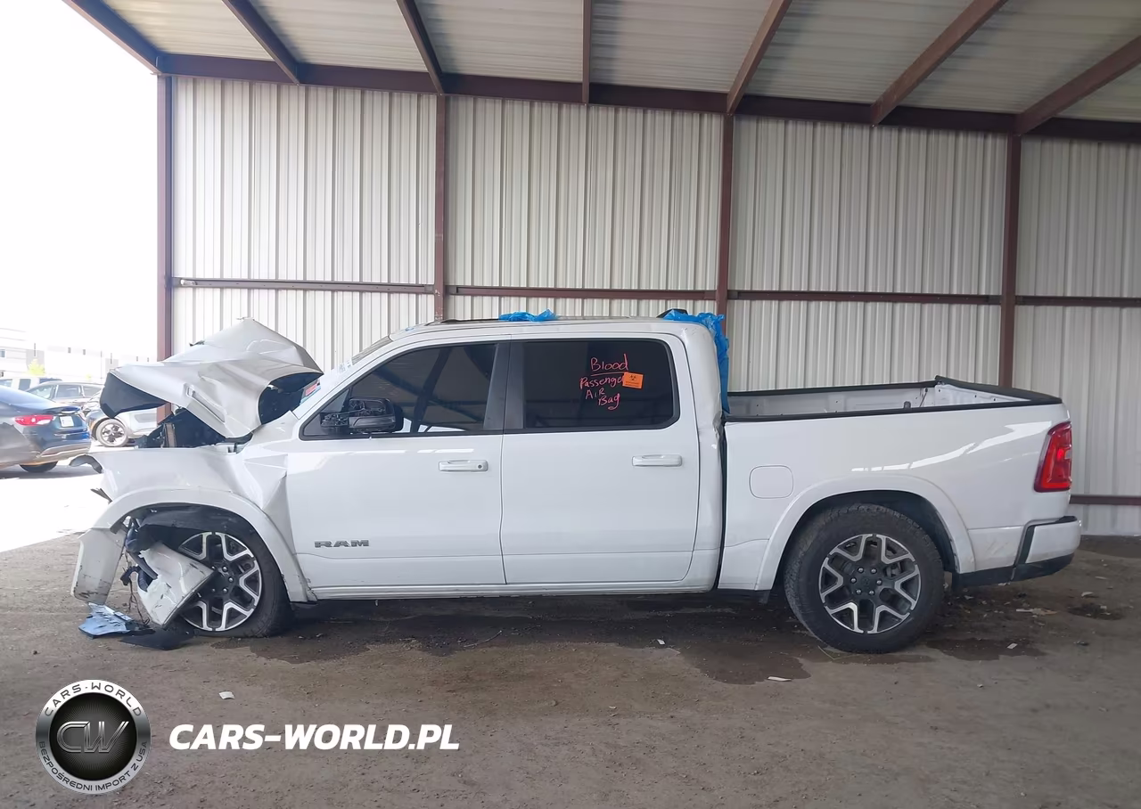 2025 Ram 1500 Laramie 4X4 5'7 Box VIN:1C6SRFJP6SN676513 - 13