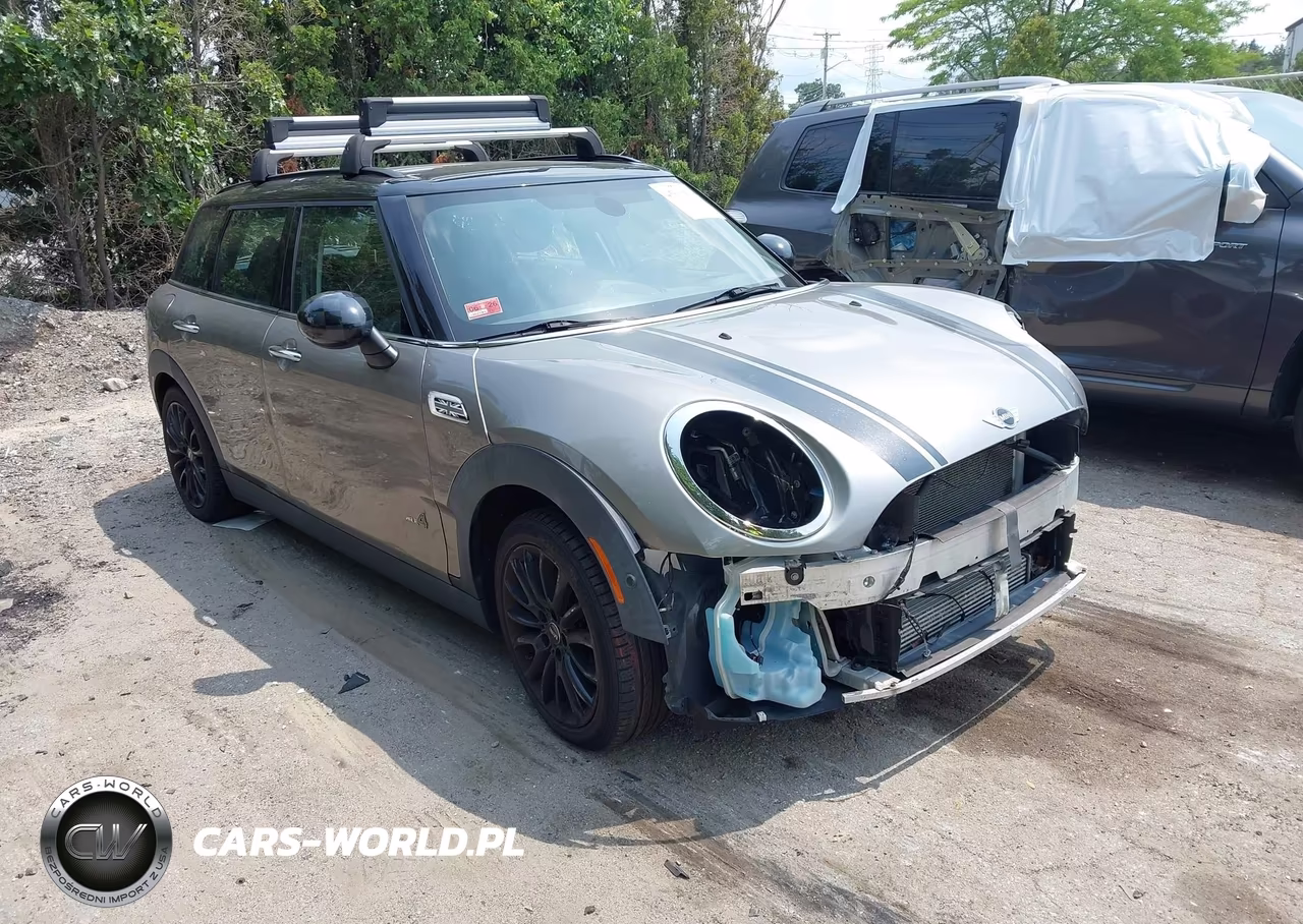 2018 Mini Clubman Cooper VIN:WMWLU1C52J2F28952 - 1