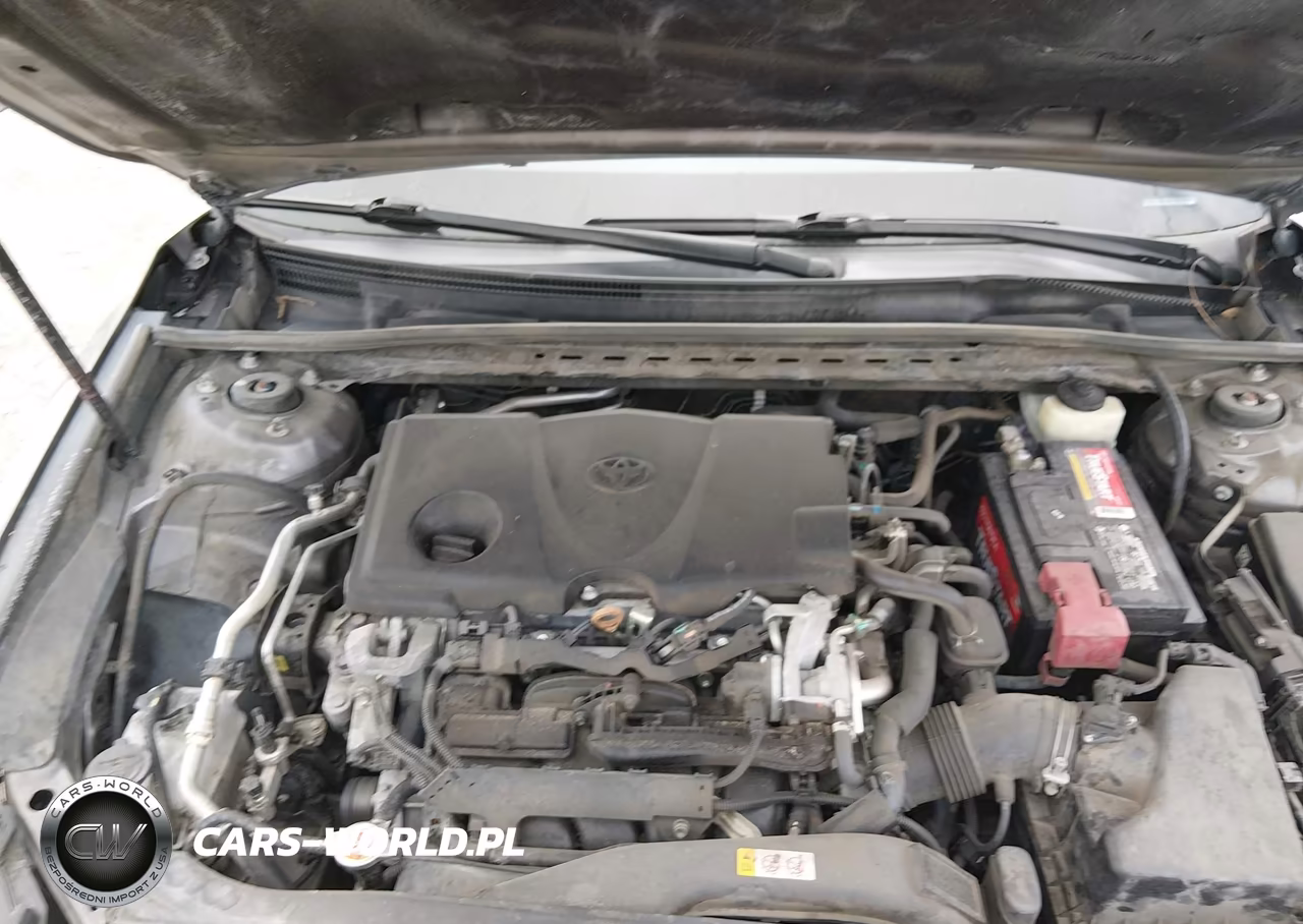2018 Toyota Camry Le VIN:4T1B11HKXJU143335 - 10