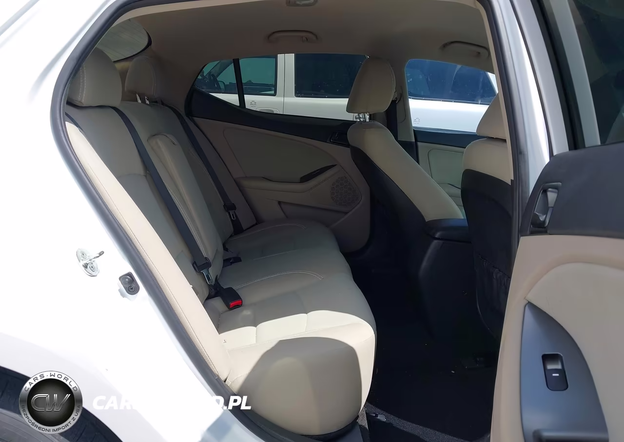 2015 Kia Optima Lx VIN:5XXGM4A71FG370726 - 8