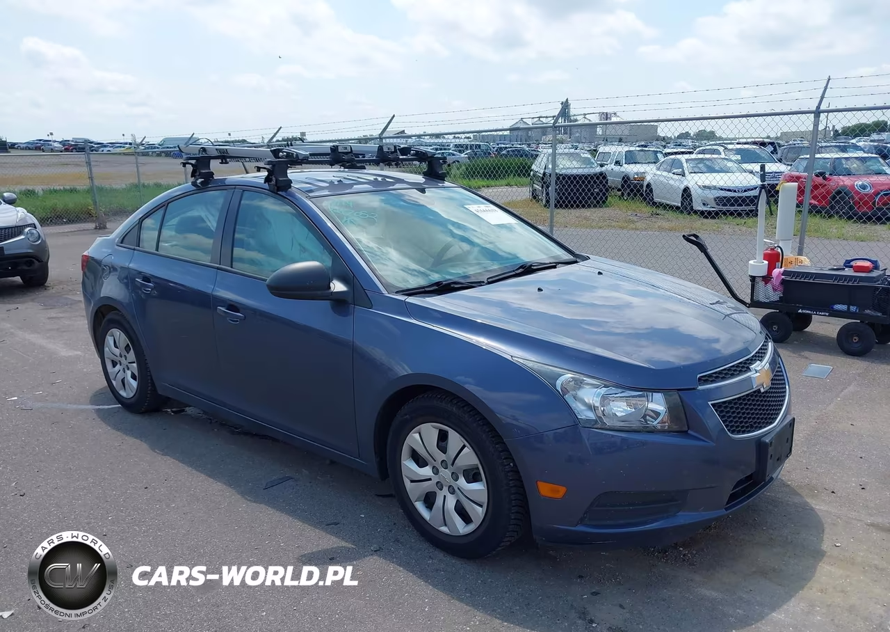 2013 Chevrolet Cruze Ls Auto – zdjęcie 1 z 16
