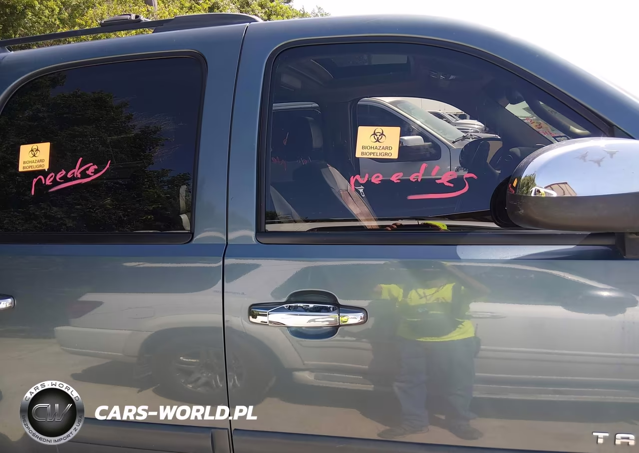 2008 Chevrolet Tahoe Ltz VIN:1GNFC13028R190403 - 13