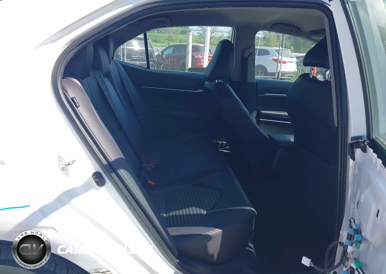 2021 Toyota Camry Se VIN:4T1G11AK0MU405741 - 8
