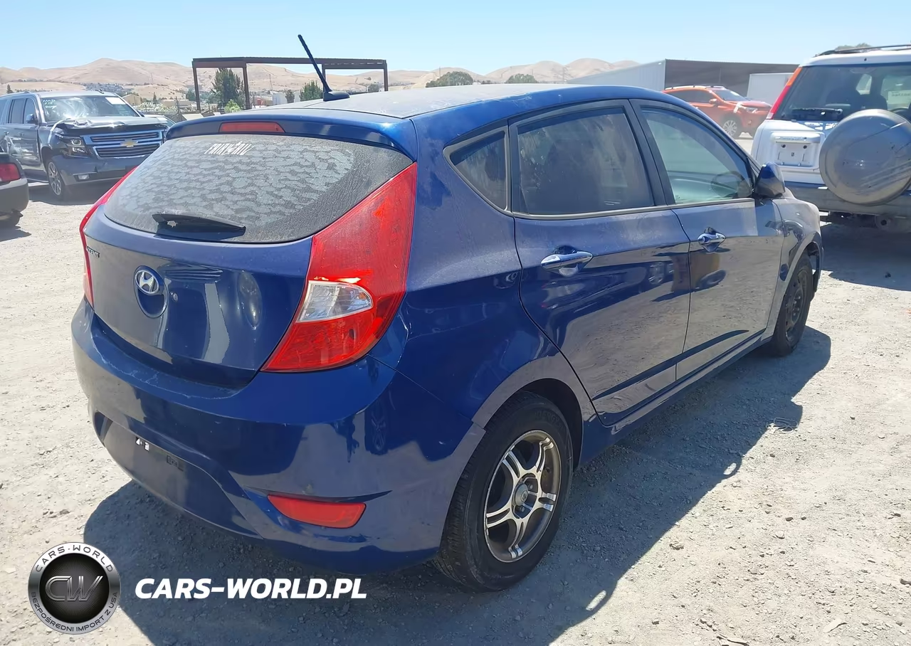 2015 Hyundai Accent Gs VIN:KMHCT5AE3FU206034 - 4
