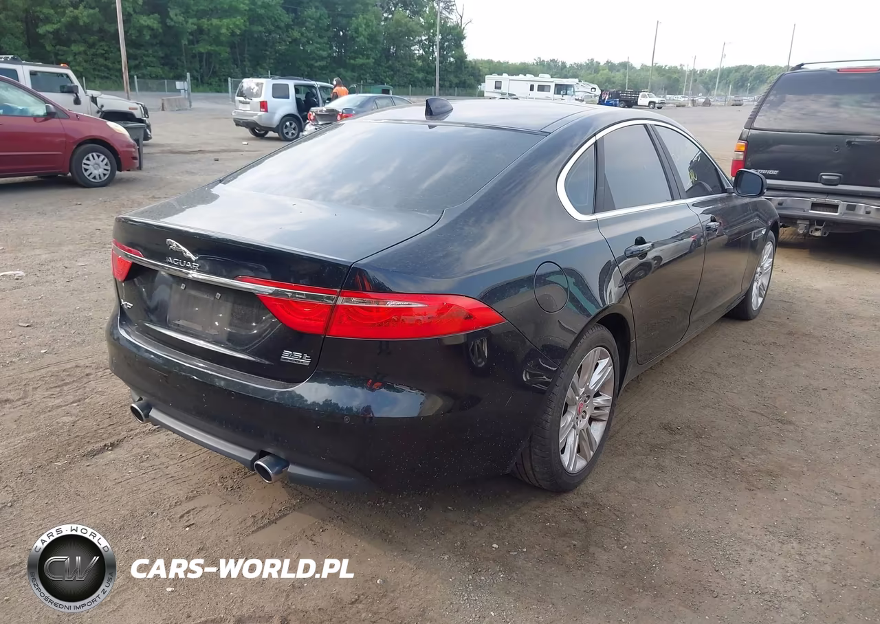 2016 Jaguar Xf 35T Premium VIN:SAJBJ4BV1GCY16540 - 4
