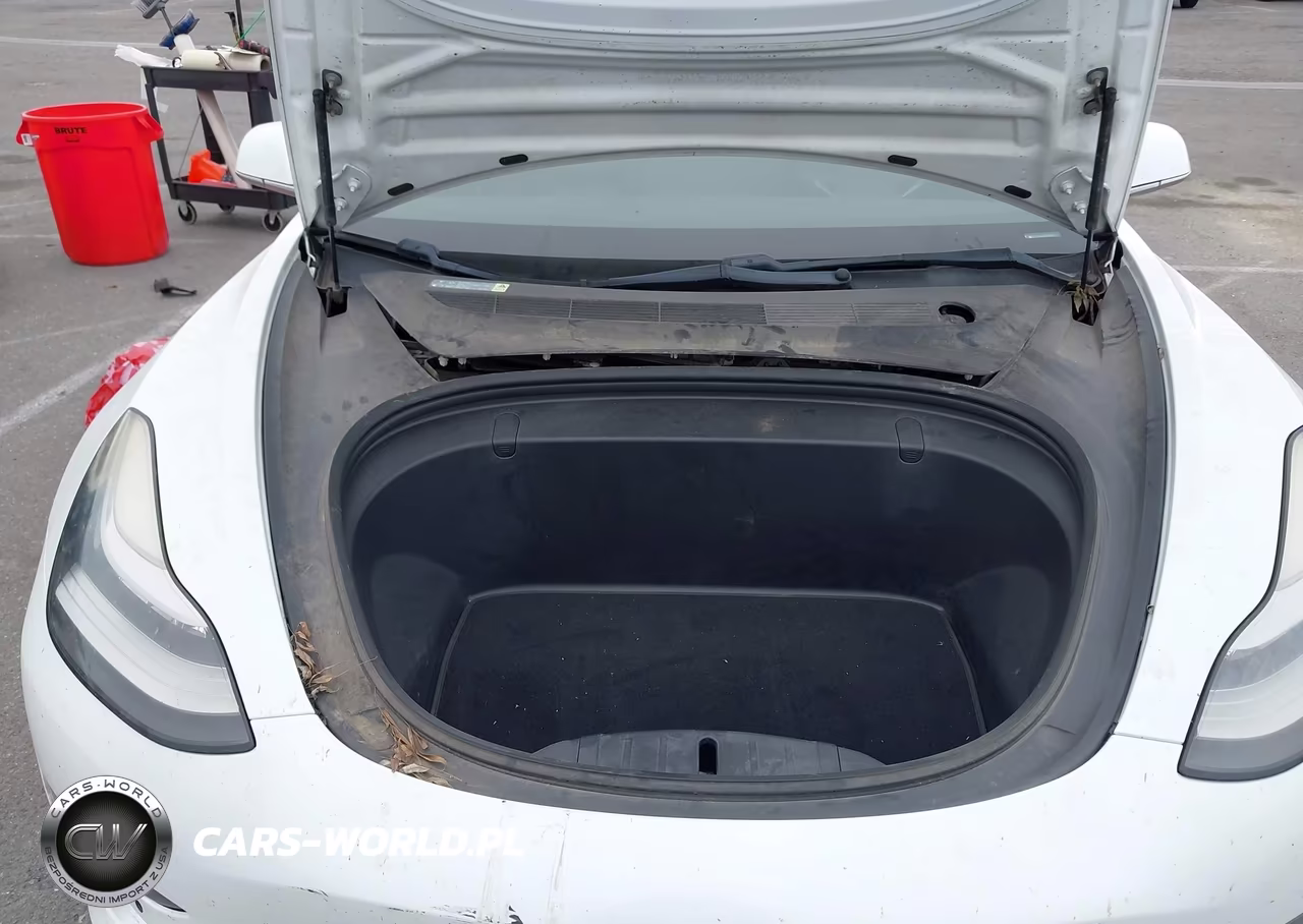 2018 Tesla Model 3 Long Range-Mid Range VIN:5YJ3E1EA3JF040677 - 10