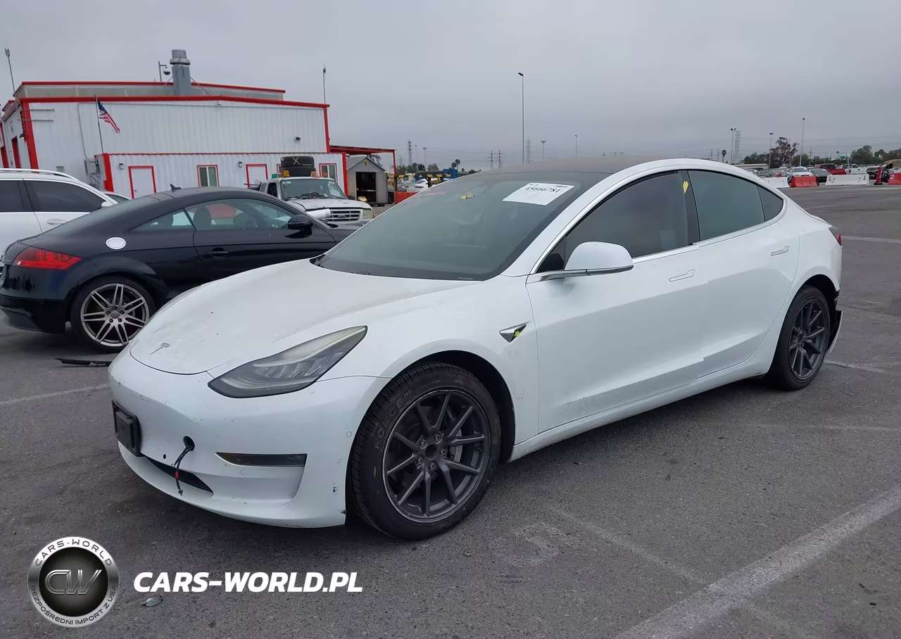 2018 Tesla Model 3 Long Range-Mid Range VIN:5YJ3E1EA3JF040677 - 2