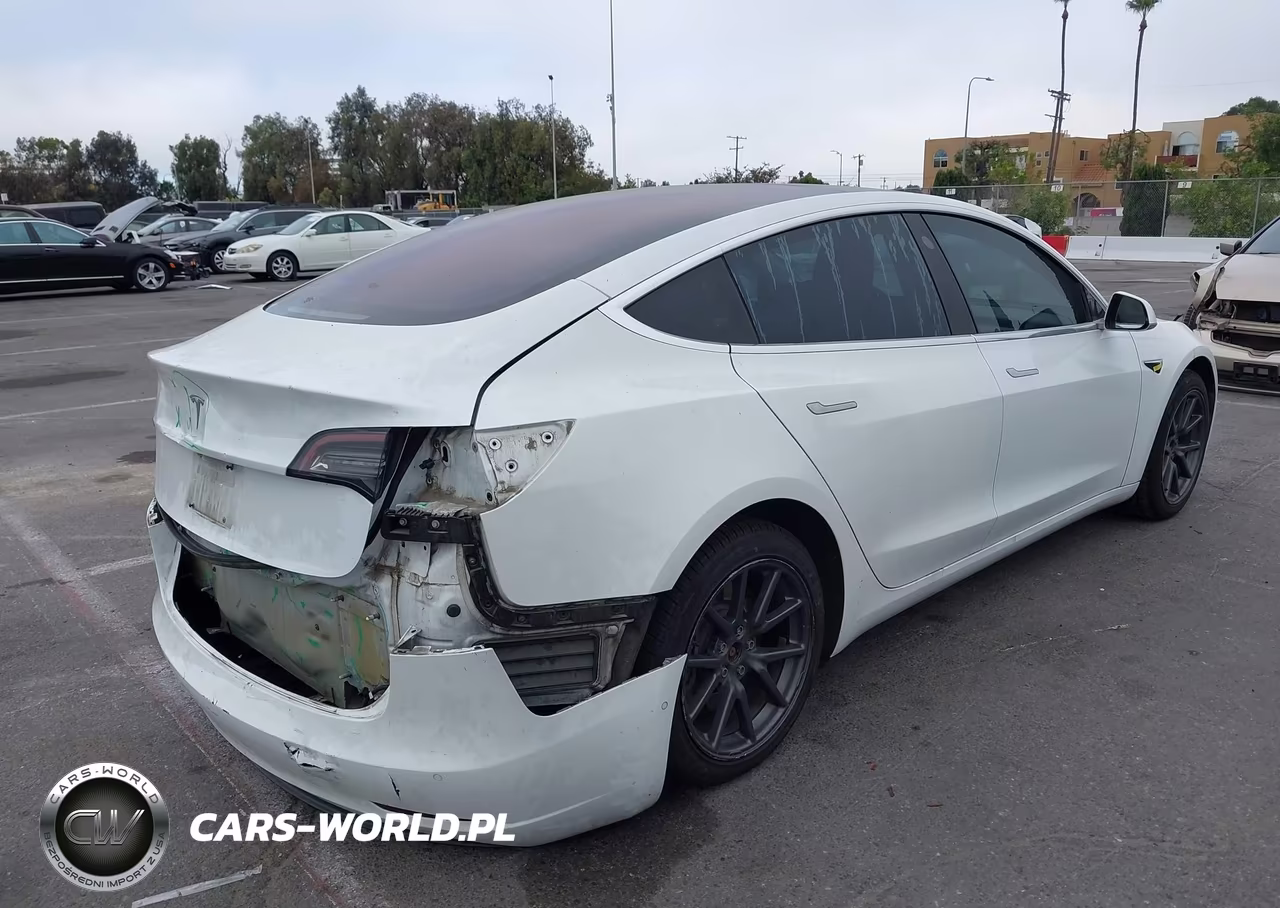 2018 Tesla Model 3 Long Range-Mid Range VIN:5YJ3E1EA3JF040677 - 4