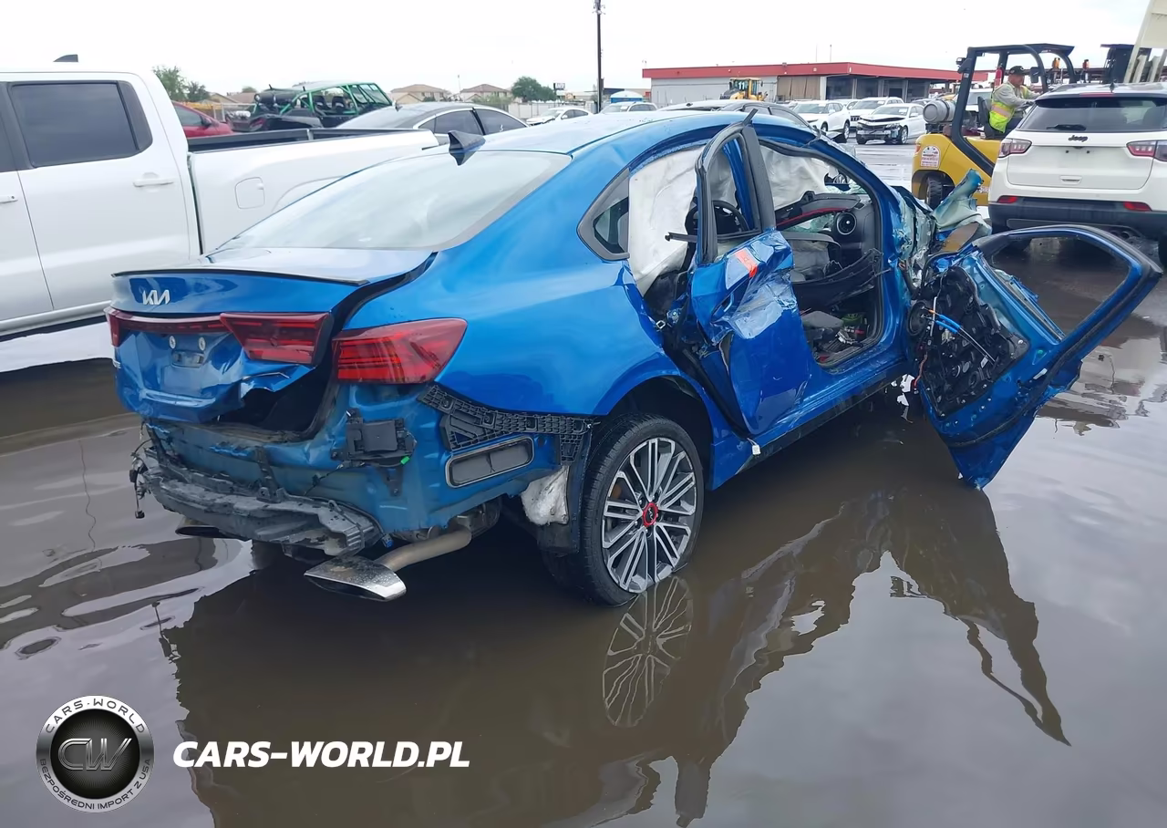 2022 Kia Forte Gt VIN:3KPF44ACXNE499662 - 4