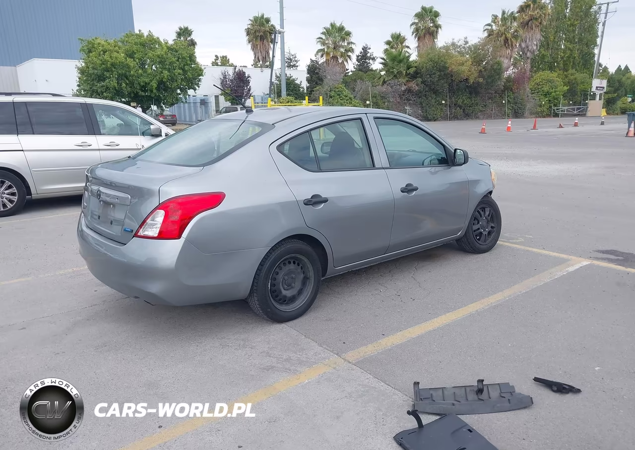 2013 Nissan Versa 1.6 S VIN:3N1CN7AP7DL852652 - 4