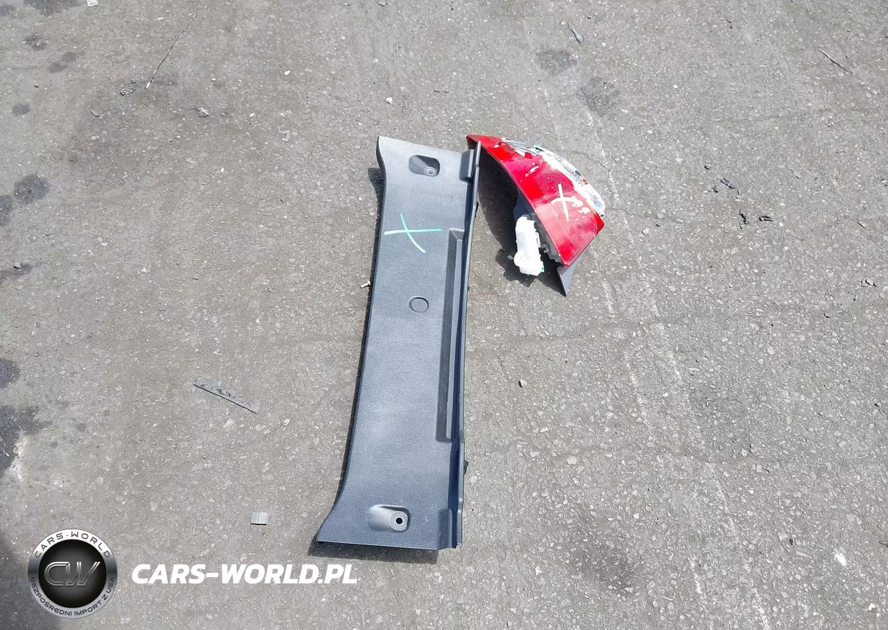 2018 Toyota Corolla Le VIN:5YFBURHEXJP746741 - 12
