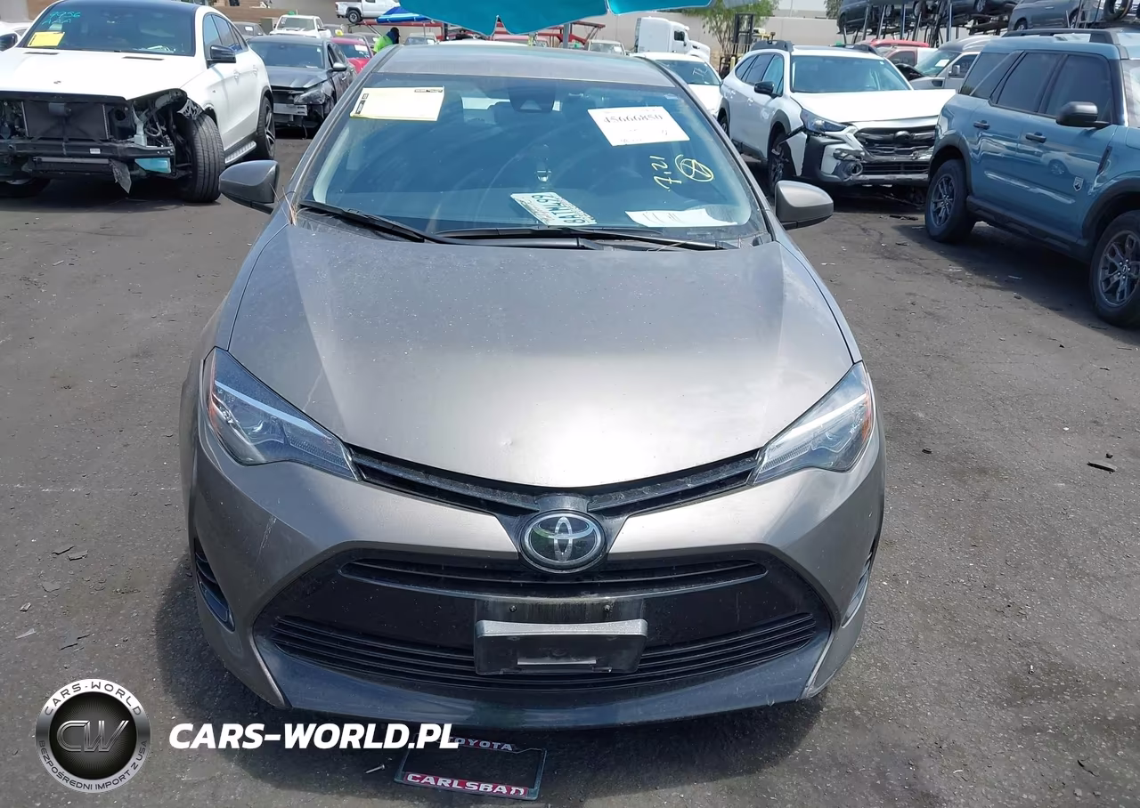 2018 Toyota Corolla Le VIN:5YFBURHEXJP746741 - 13