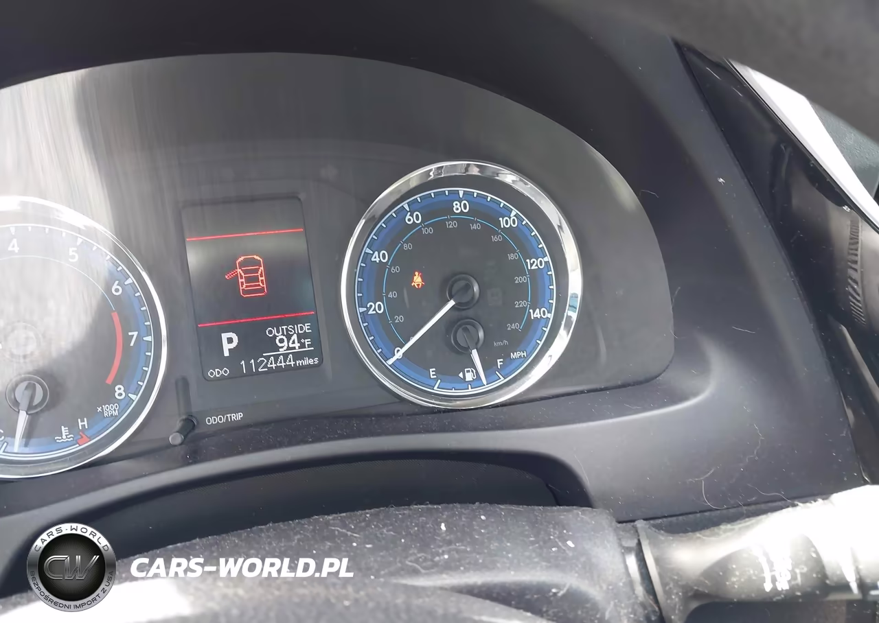 2018 Toyota Corolla Le VIN:5YFBURHEXJP746741 - 16