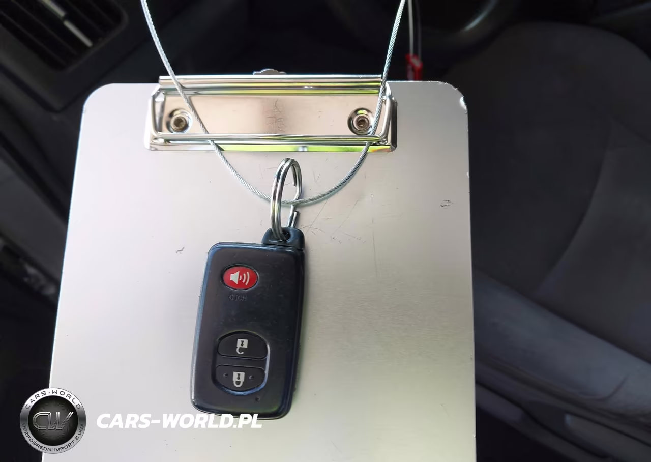 2011 Toyota Prius Two VIN:JTDKN3DU5B5248887 - 11