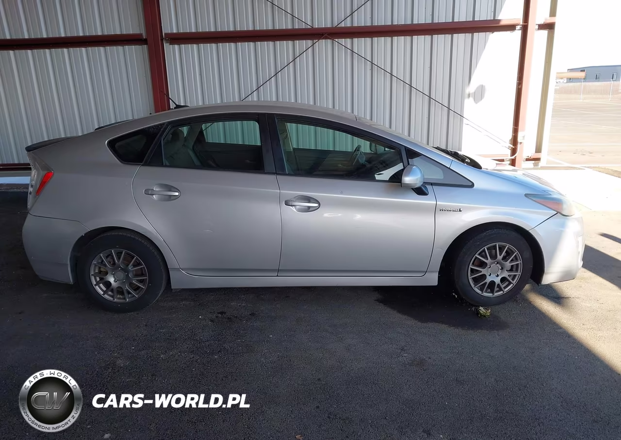 2011 Toyota Prius Two VIN:JTDKN3DU5B5248887 - 13