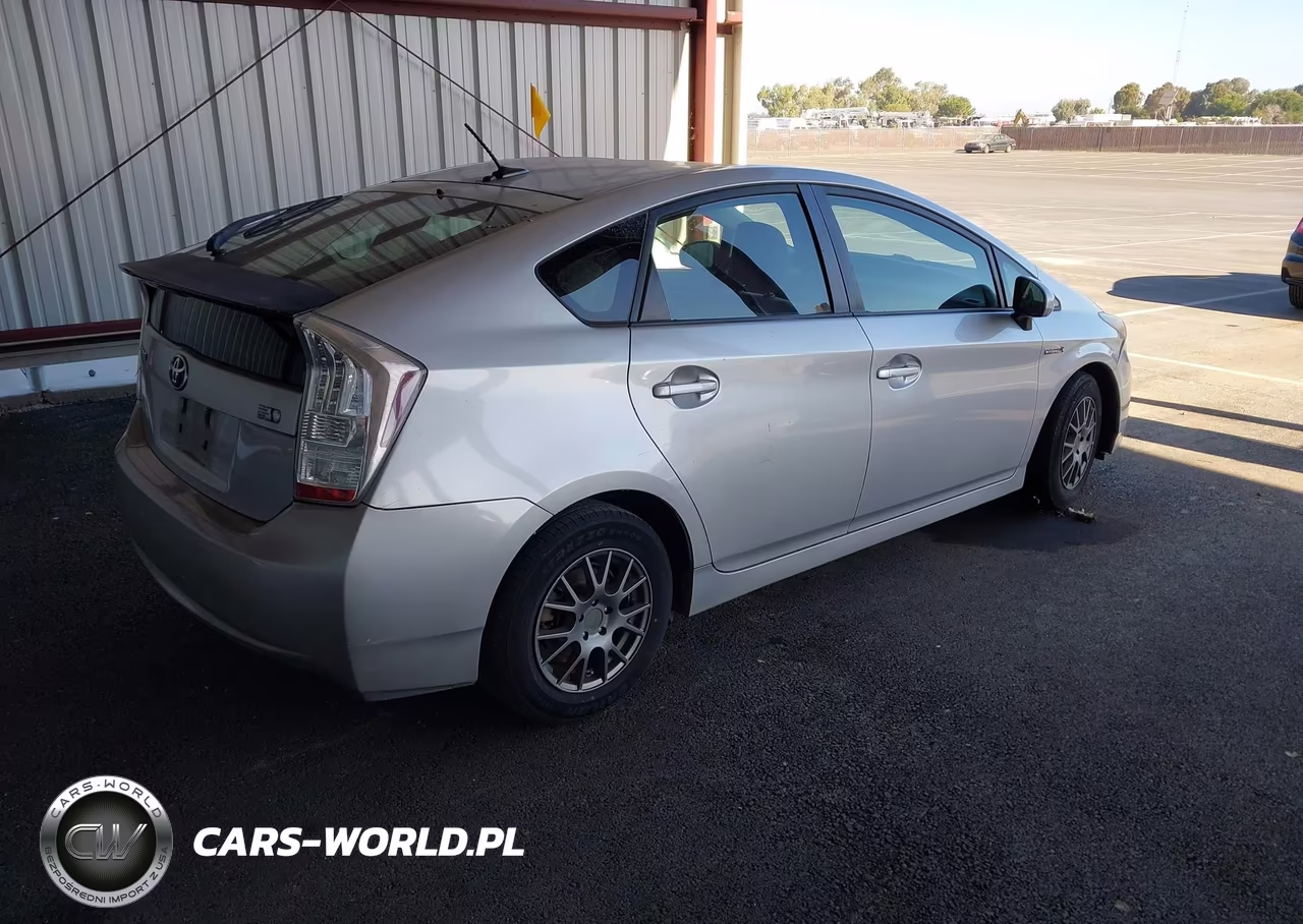 2011 Toyota Prius Two VIN:JTDKN3DU5B5248887 - 4