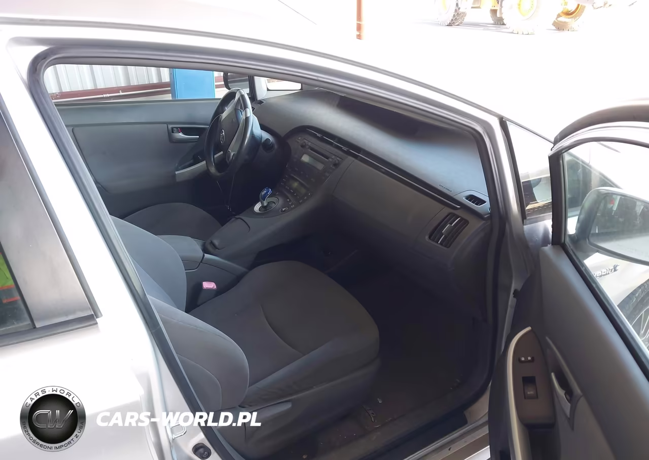 2011 Toyota Prius Two VIN:JTDKN3DU5B5248887 - 5