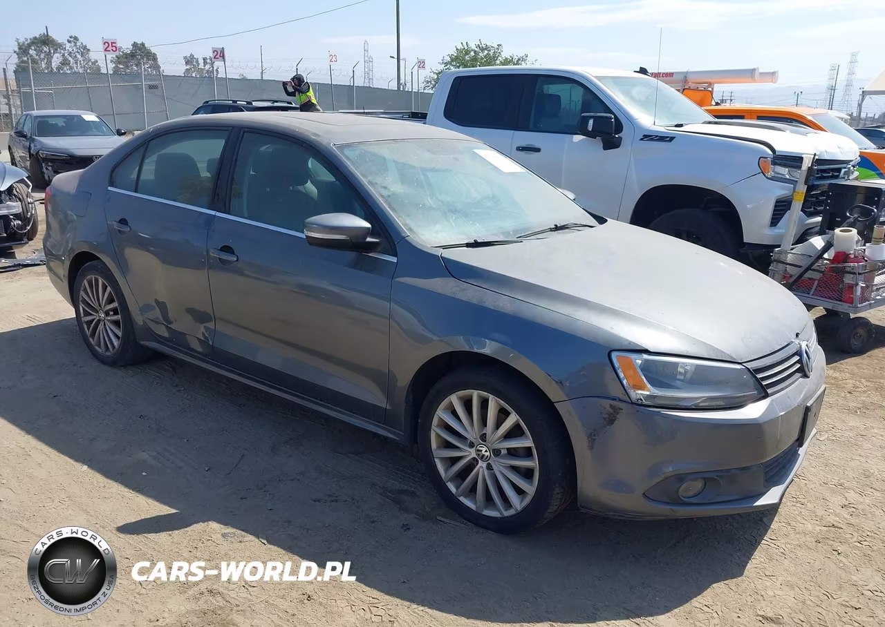 2014 Volkswagen Jetta 1.8T Sel – zdjęcie 1 z 11
