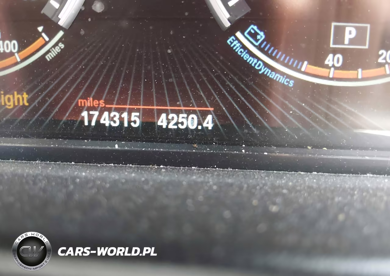 2015 BMW 528I xDrive VIN:WBA5A7C58FD628390 - 9