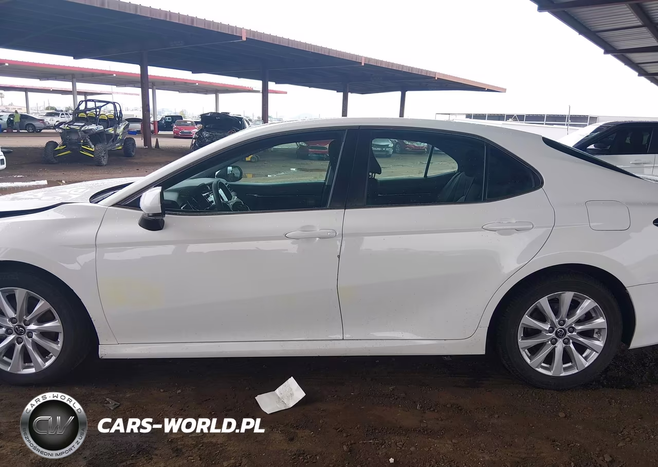 2018 Toyota Camry Le VIN:4T1B11HK3JU528753 - 14