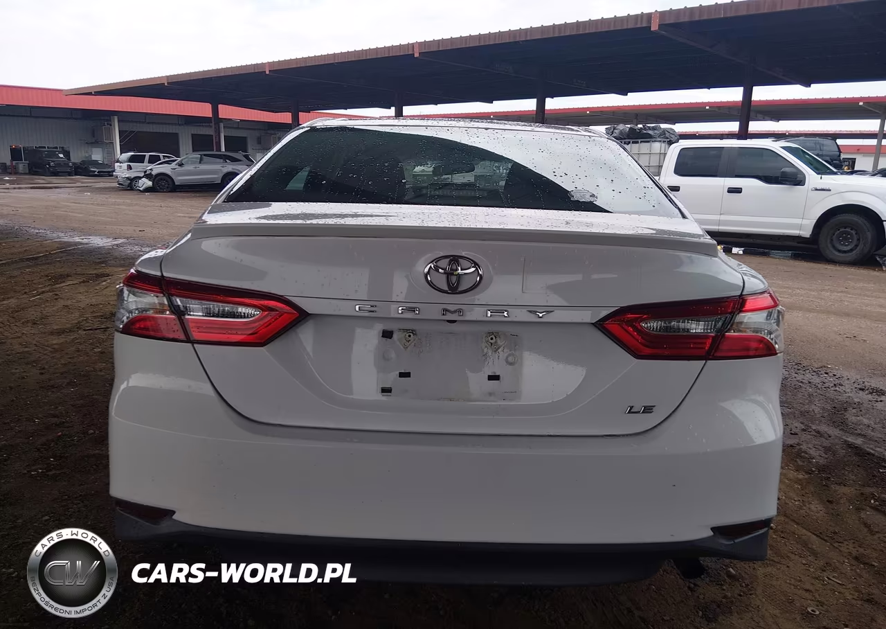 2018 Toyota Camry Le VIN:4T1B11HK3JU528753 - 16