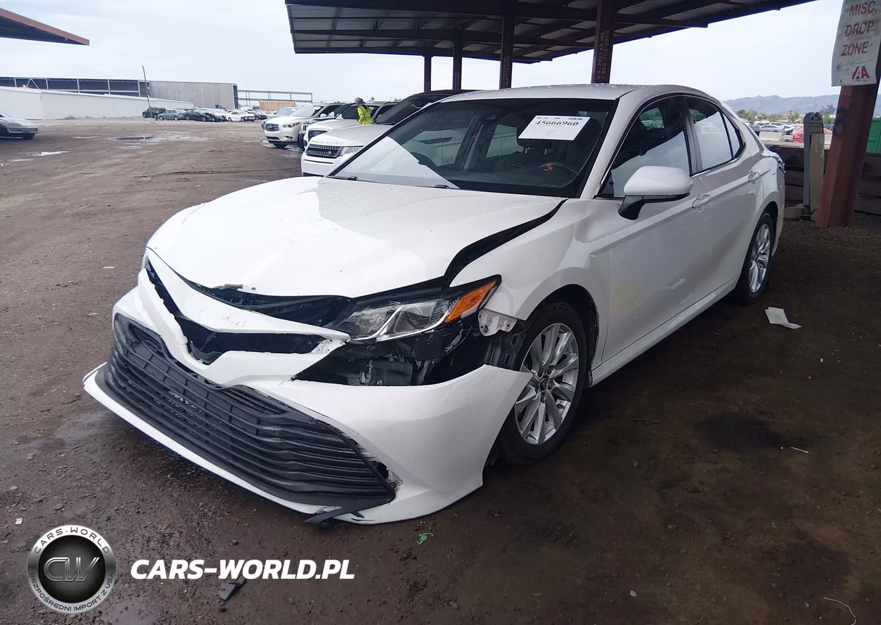 2018 Toyota Camry Le VIN:4T1B11HK3JU528753 - 2