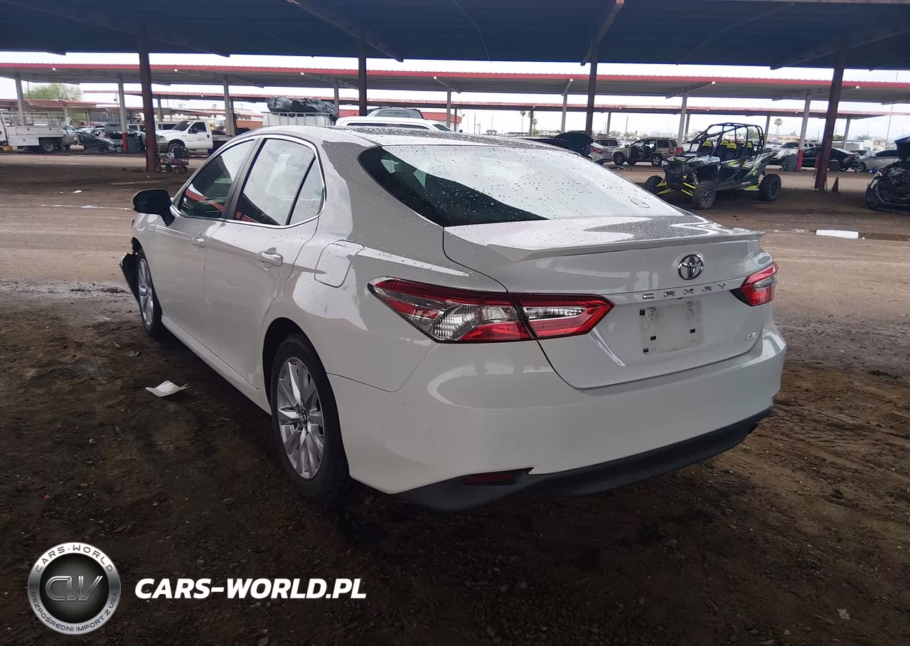 2018 Toyota Camry Le VIN:4T1B11HK3JU528753 - 3