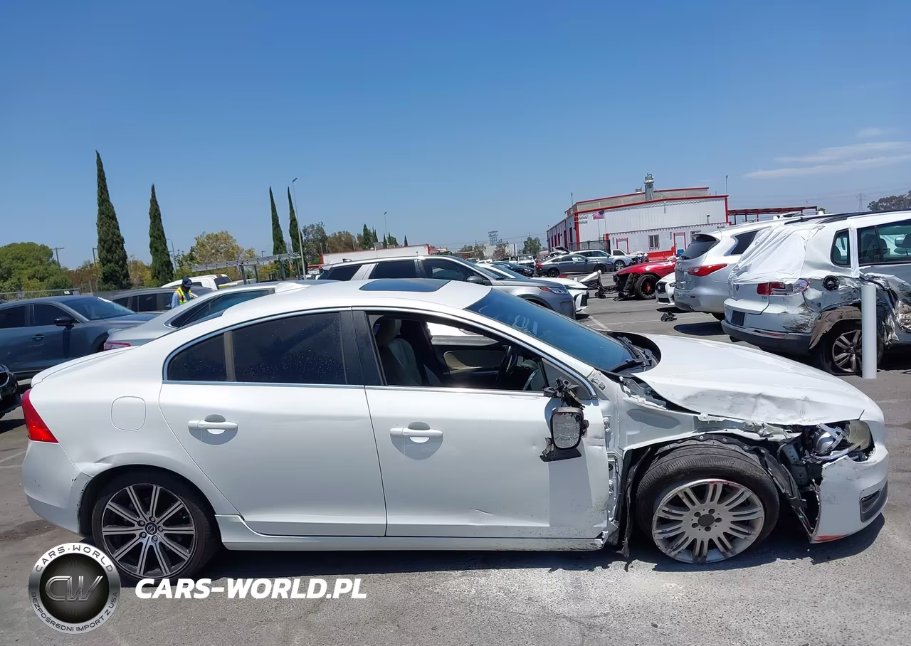 2015 Volvo S60 T6 VIN:YV149MFB7F2318356 - 12