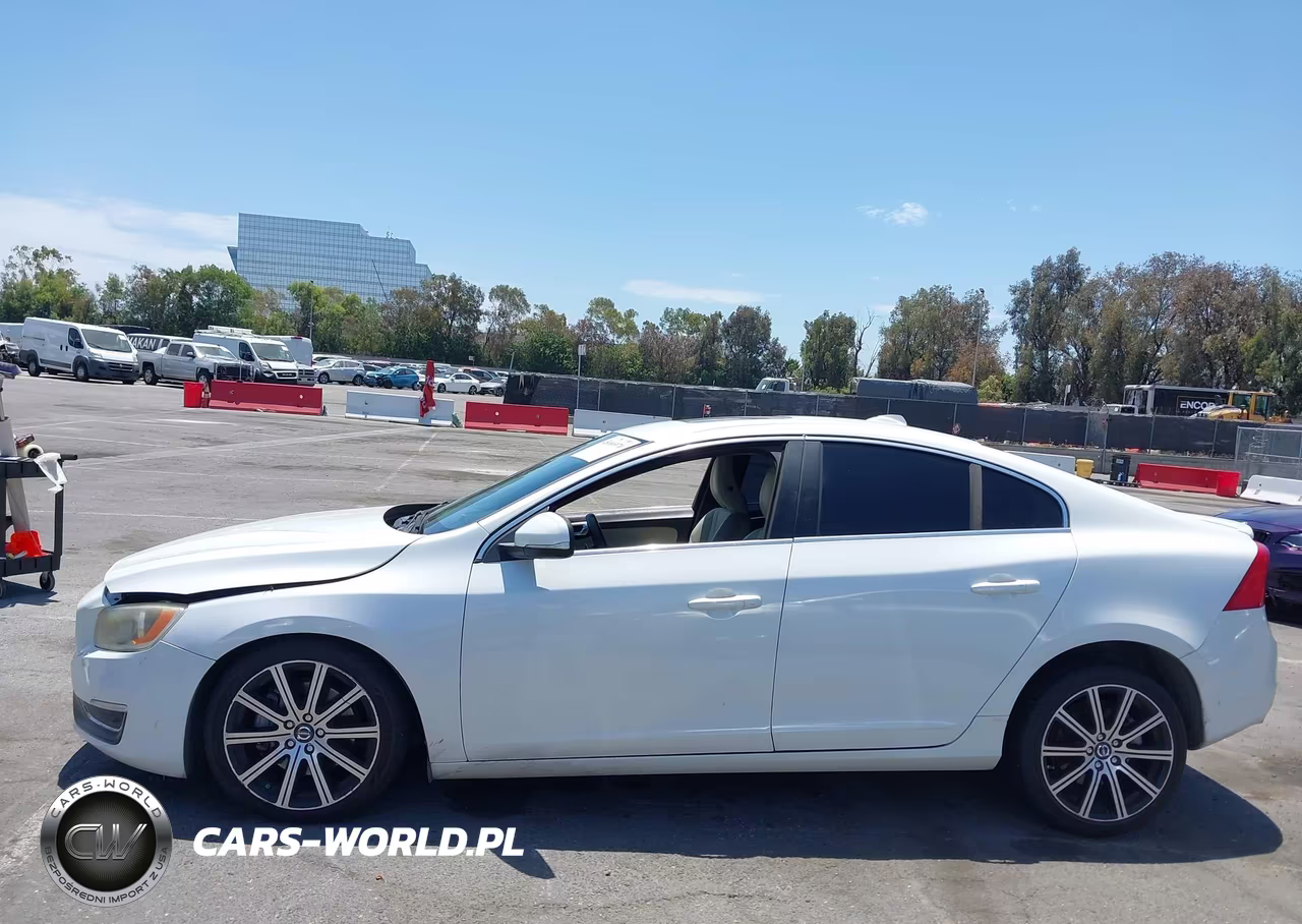 2015 Volvo S60 T6 VIN:YV149MFB7F2318356 - 13
