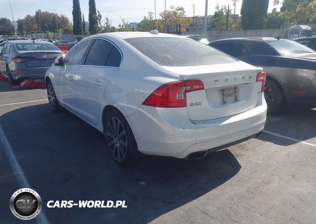2015 Volvo S60 T6 VIN:YV149MFB7F2318356 - 3