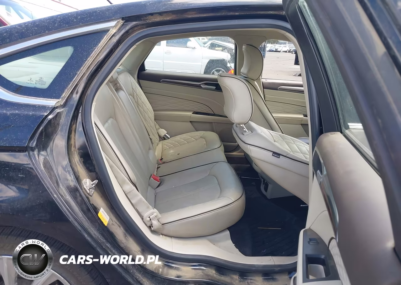 2017 Ford Fusion Platinum VIN:3FA6P0D92HR265129 - 8