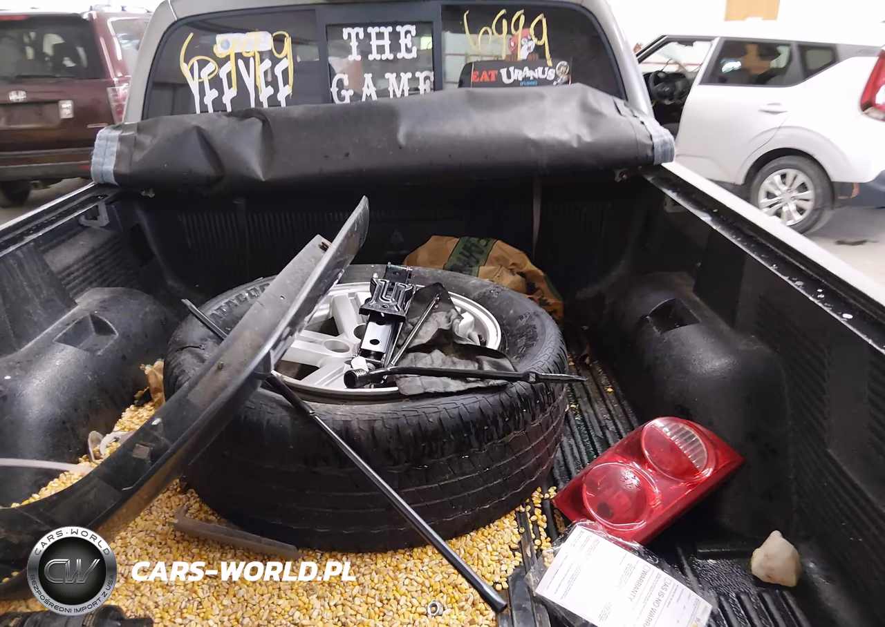 2007 Dodge Dakota Laramie VIN:1D7HW58P87S268976 - 12