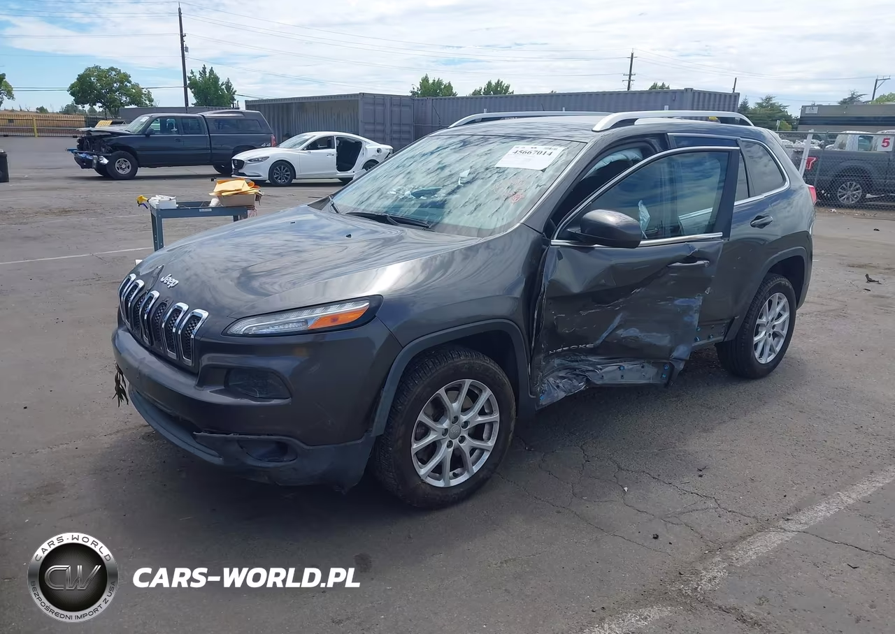 2015 Jeep Cherokee Latitude VIN:1C4PJLCB8FW706214 - 2