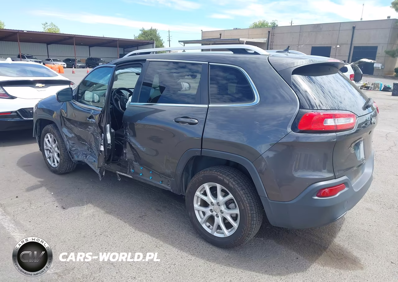 2015 Jeep Cherokee Latitude VIN:1C4PJLCB8FW706214 - 3