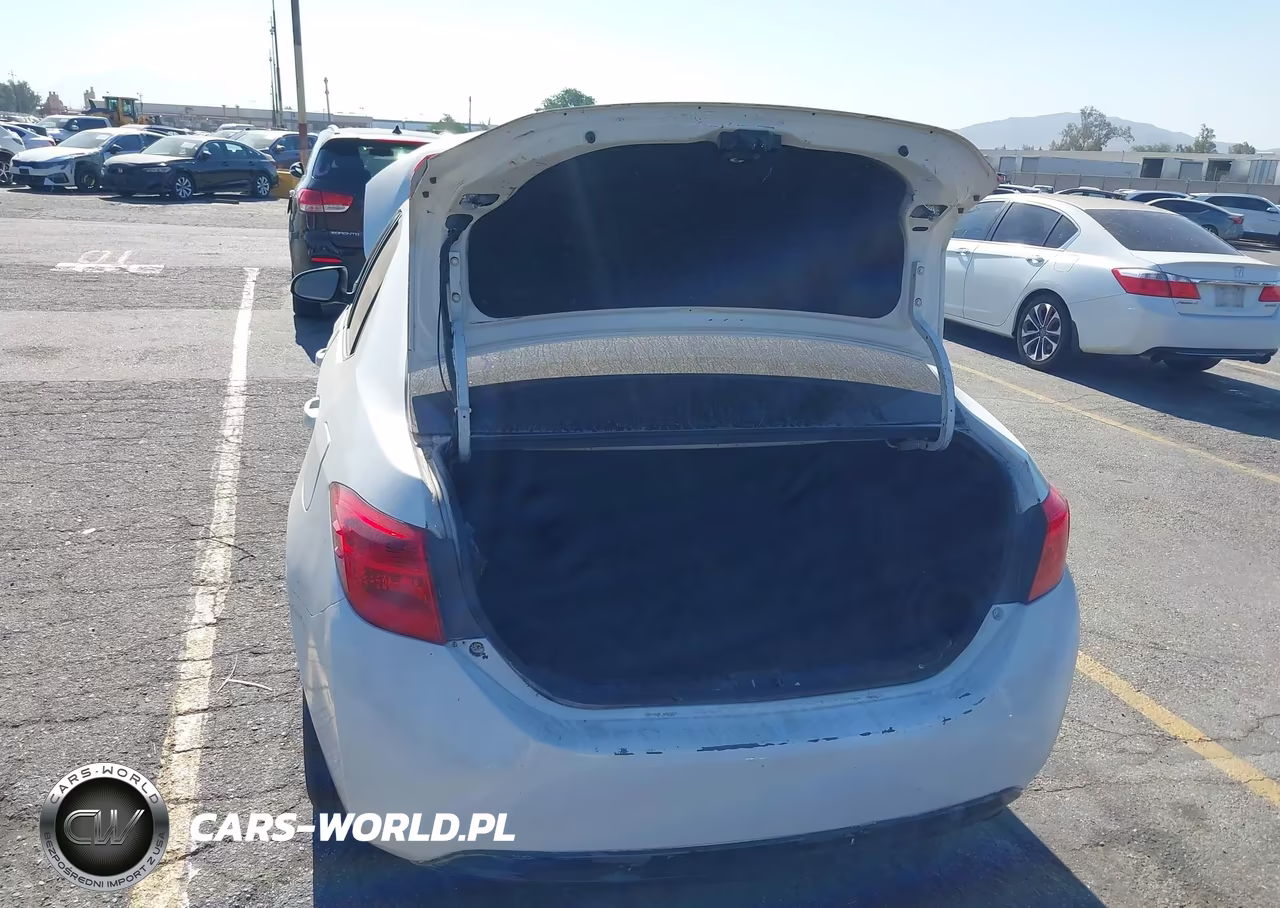 2017 Toyota Corolla Le VIN:5YFBURHE2HP569466 - 6