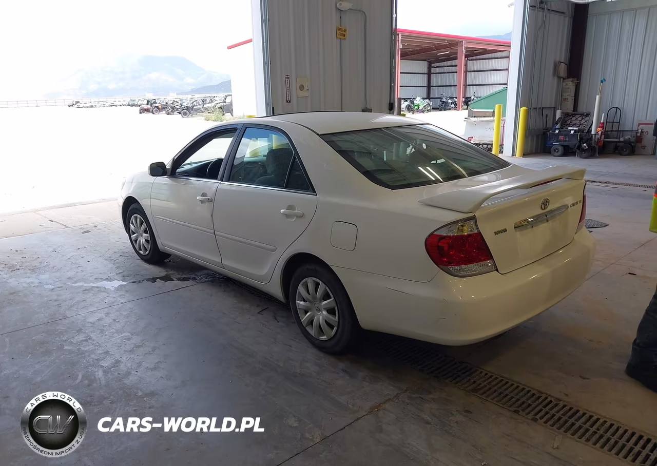 2006 Toyota Camry Le VIN:4T1BE32K46U676989 - 3