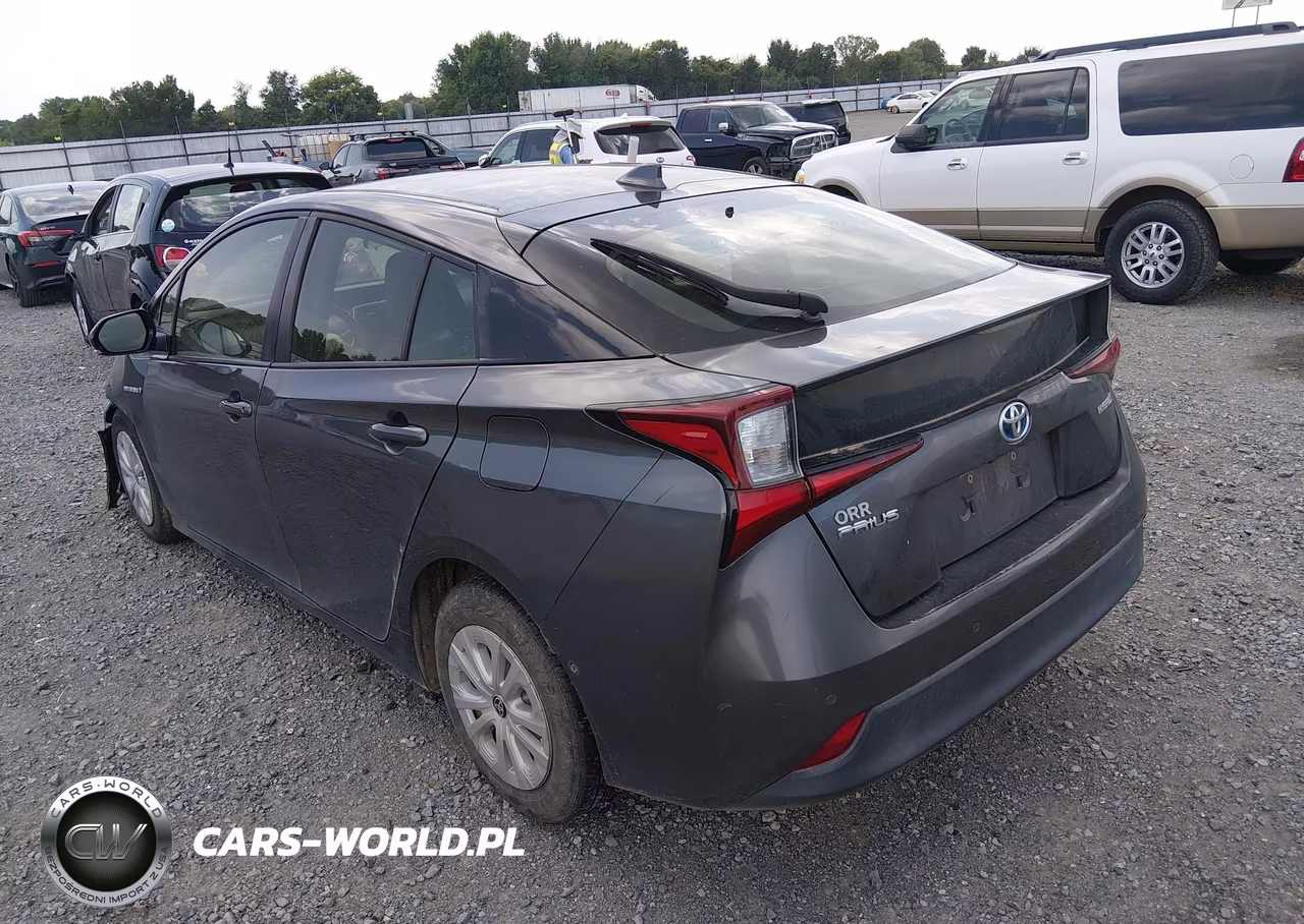 2019 Toyota Prius Le VIN:JTDKARFU3K3075443 - 3