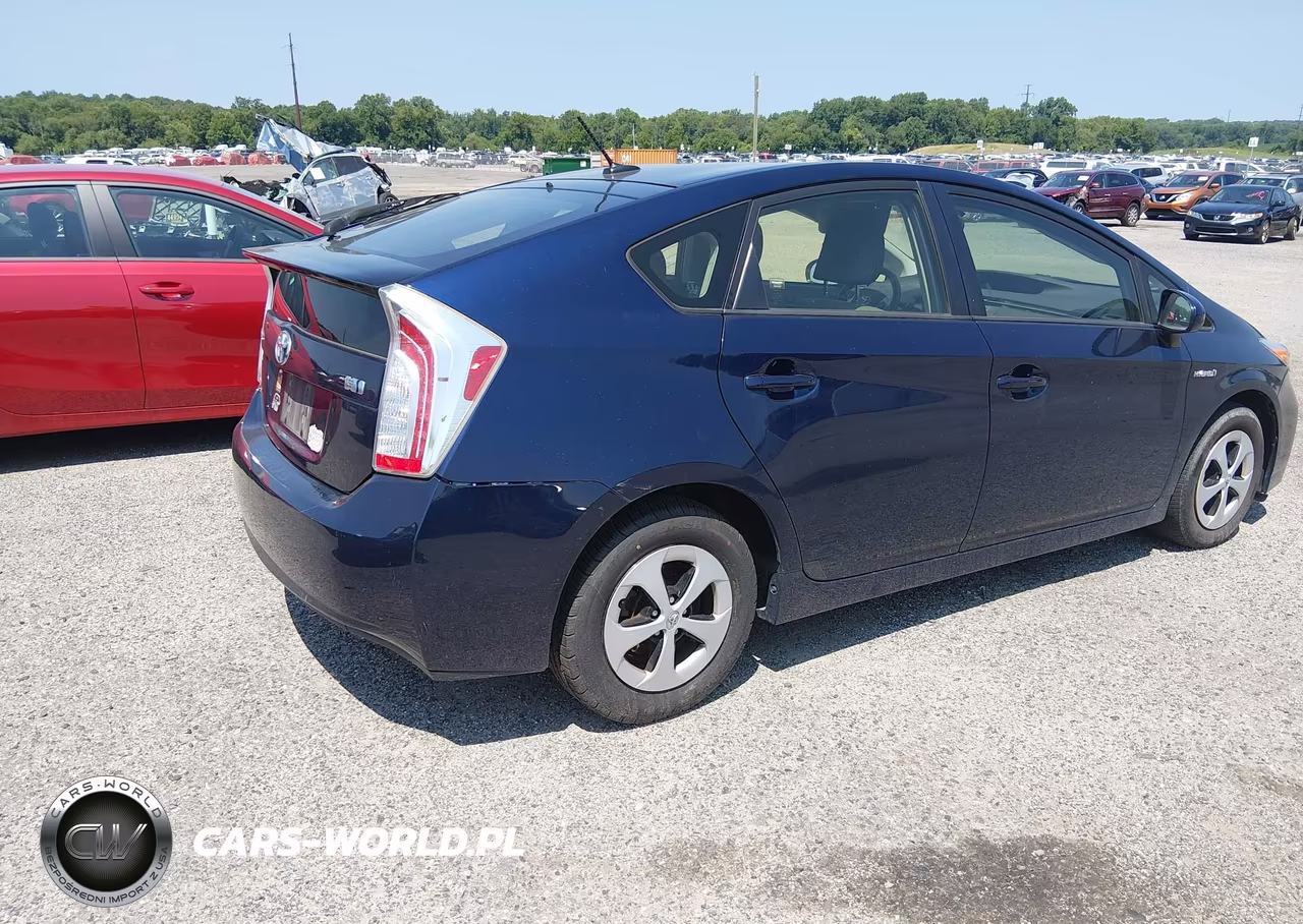 2015 Toyota Prius Three VIN:JTDKN3DU1F1891864 - 4